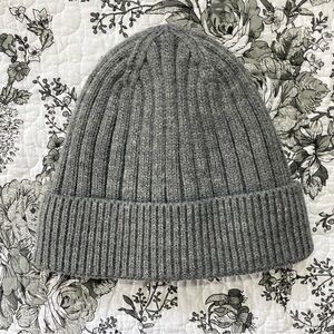 unisex angela & william ribbed knit grey cuffed skull cap beanie — one size